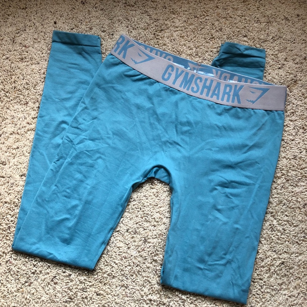 NWOT Gymshark Leggings Size Medium